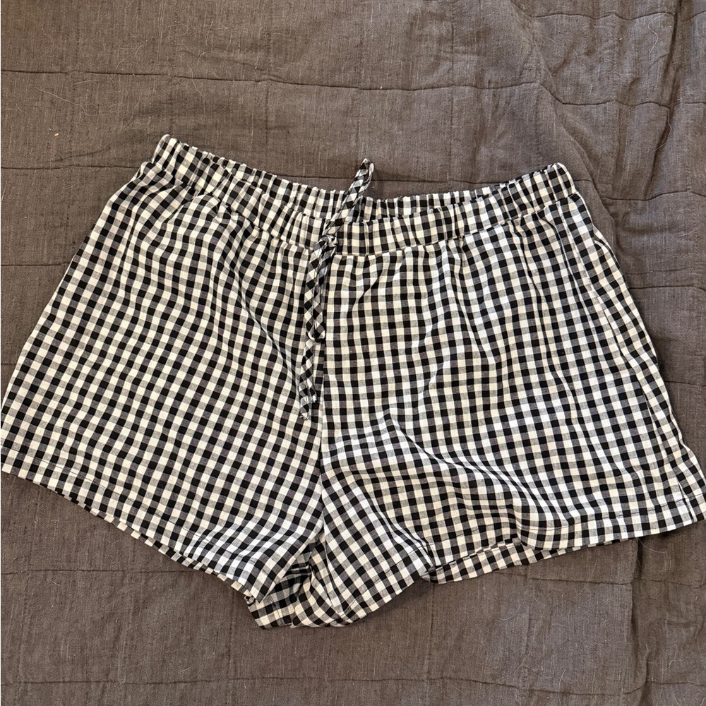 SHEIN Black and White High Waist Shorts